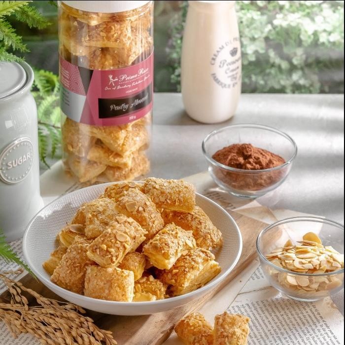 

Pastry Almond (Tabung)