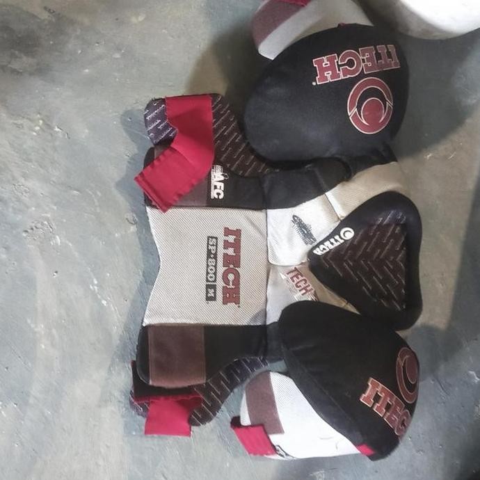Itech SP 800 ukuran M Hockey Shoulder  Pad preloved