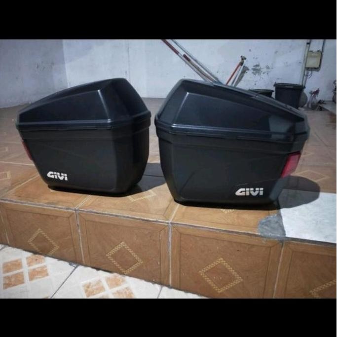 Box Samping Kiri Kanan Givi E22 Untuk Sepeda Motor - Motorcycle