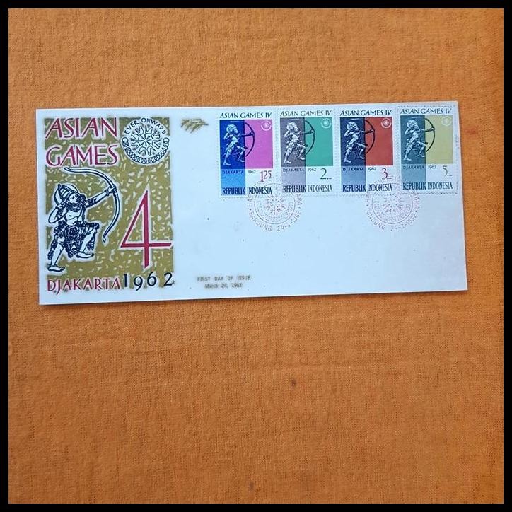 

TERMURAH PRANGKO INDONESIA. SHP ASEAN GAMES, DJAKARTA 1962. SET 5 LEMBAR SAMPUL. KONDISI SEBAGIAN AGAK TROPIS KARENA TERMAKAN USIA. TETAPI SECARA UMUM, KONDISI MASIH BAIK. !