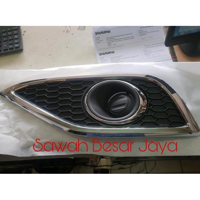 Cover Tutup Garnish List Chrome Fog Lamp Atau Lampu Kabut Bawah Bumper Depan Honda Crv Rm Gen.4 2013