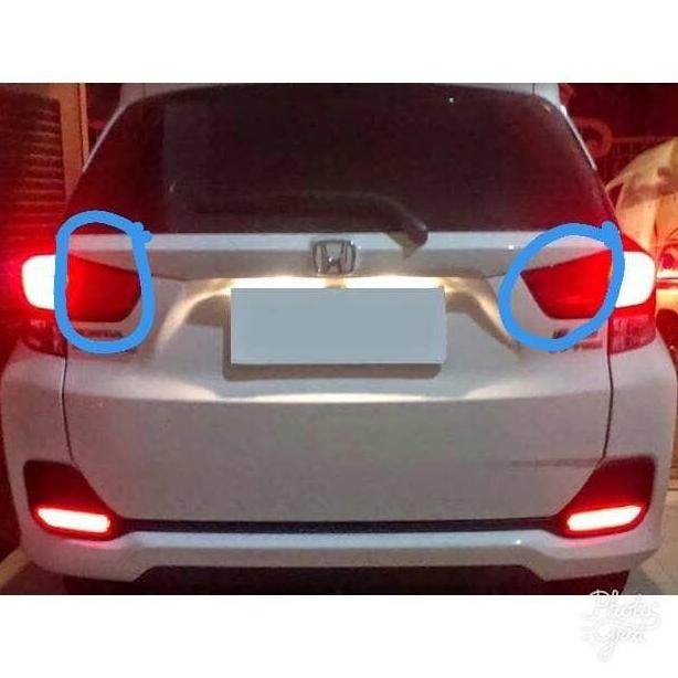 Mika Lampu Reflektor Bagasi Belakang Mobilio E S Rs Original