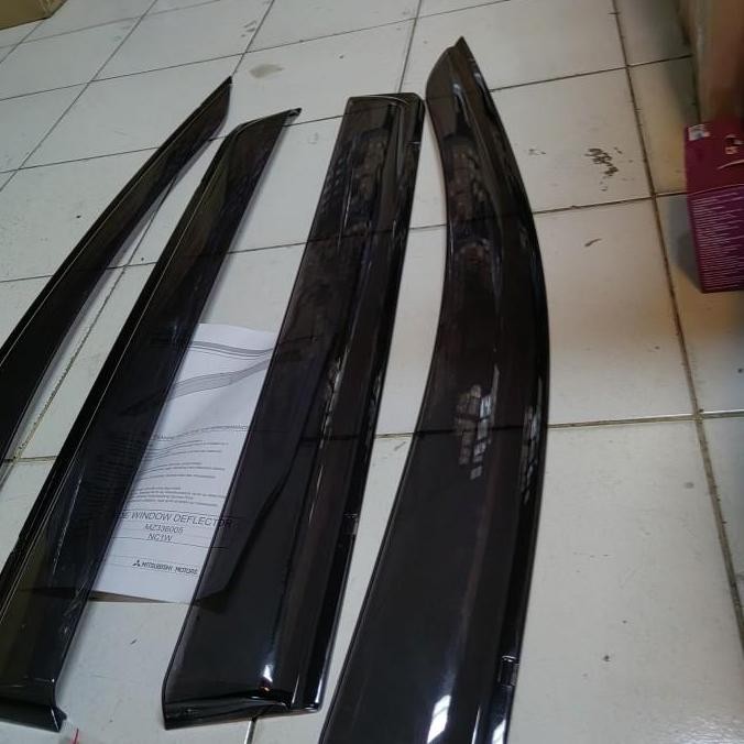 Door Visor / Talang Air / Talang Hujan Original Mitsubishi Xpander Cross 2017 2024