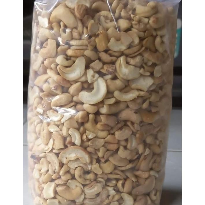 

Kacang Mede Patahan 1Kg Mentah