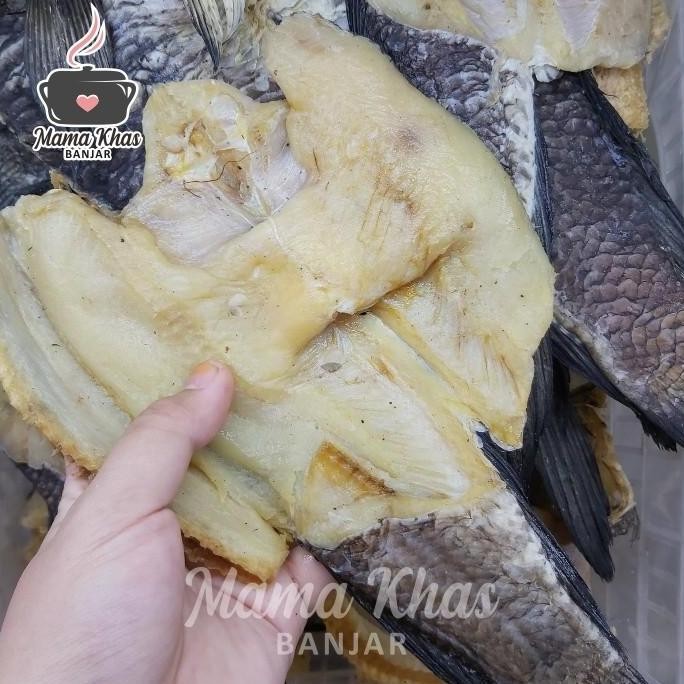 

IKAN ASIN GABUS GARIH HARUAN KERING KALIMANTAN 1kg MAMA KHAS BANJAR