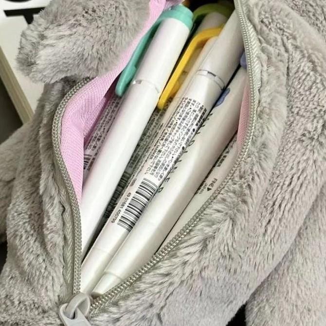 

Kotak Pensil Boneka Bulu Lucu Shark Doo Doo Edition Gwiyeo Pencil Case Stationery Bag Kawaii Doll New Stok