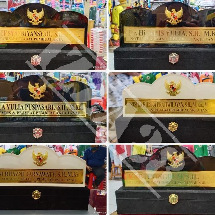 

papan nama meja logo notaris
