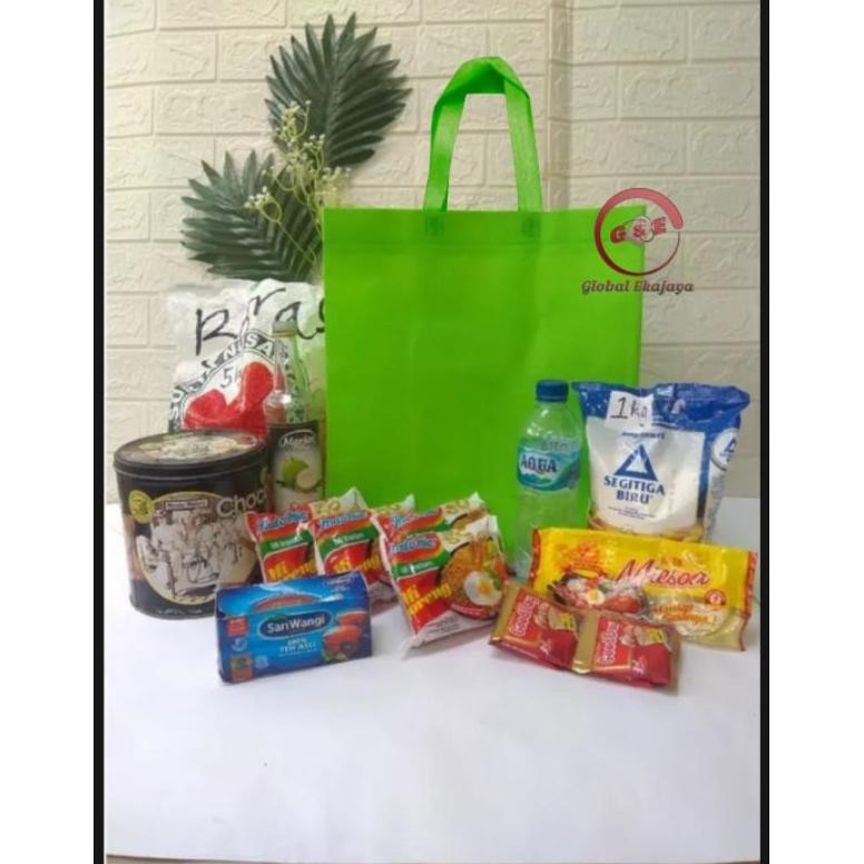 

Promo Spesial!! gd-90 Lusinan Tas Kain Spunbond Goodie Bag Tali Uk 38x45x10 30x40x10 25x35x10 20x26x10 Cm Totebag Godybag Original Murah