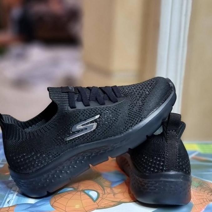 SEPATU SEKOLAH ANAK LAKI-LAKI PEREMPUAN SKECHERS HITAM POLOS SLIP ON