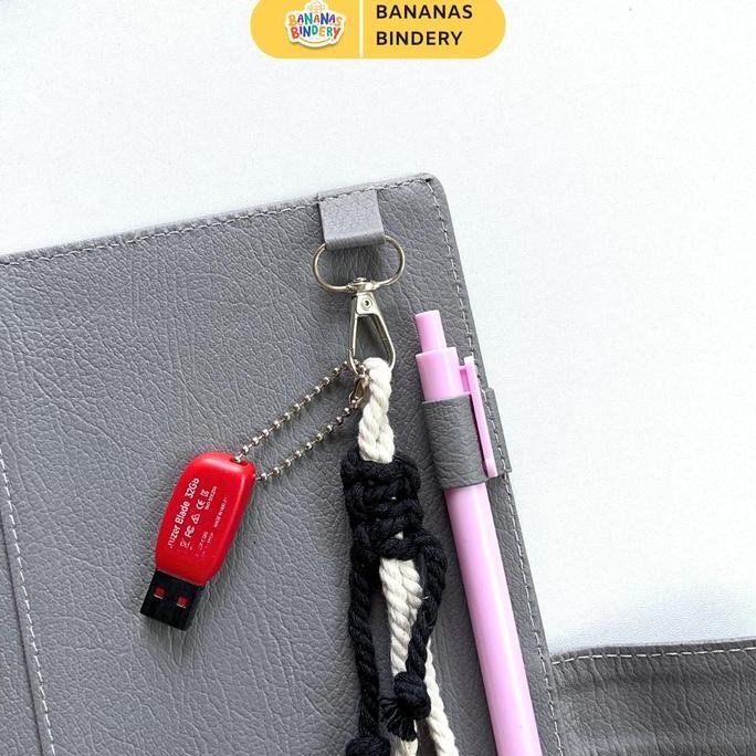 

Bananas Bindery Binder Polos Keychain Hook [B5-26Ring] Kulit Premium Special Edition Binder Kuliah Stationery