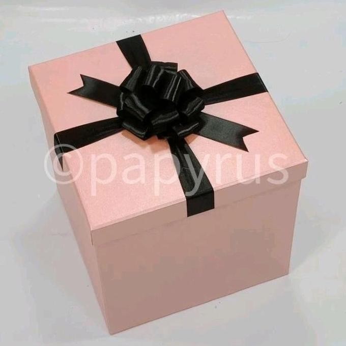 

Produk Baru!! Kotak Kado PAPYRUS 20x20x20cm - Gift Box V3 Premium Warna Elegan