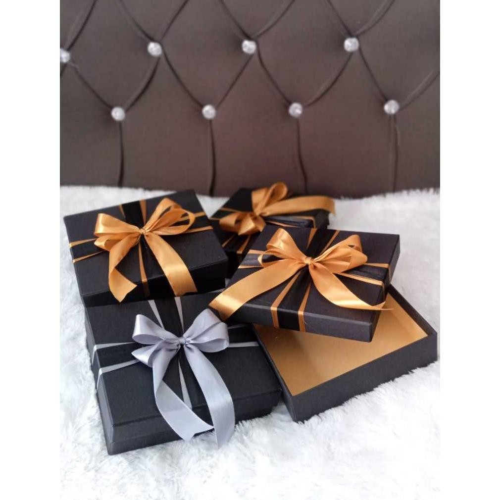 

kotak kado premium ukuran 17x15x5 cm Nugi