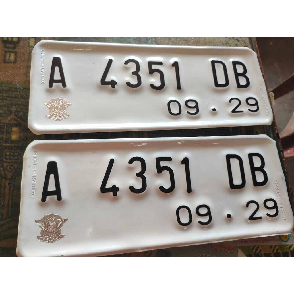 plat standar samsat berlogo korlantas polri asli plat hitam dan putih motor