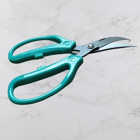 

Readyy!! Gunting Craftman Sedang Hijau Melengkung Best Quality 6 inch (15 cm)