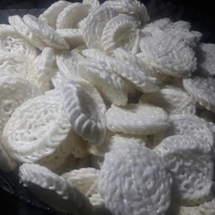 

Kerupuk Putih Kaleng, Kerupuk Gendar Kaleng & Kerupuk Lipat Kaleng #Gratisongkir