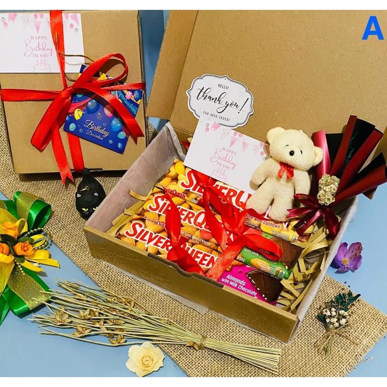 

Promo Kado Hampers Ultah | Hari Ibu | Wisuda | Valentine | Anniversary | Kado Coklat | Hampers Coklat Silverqueen