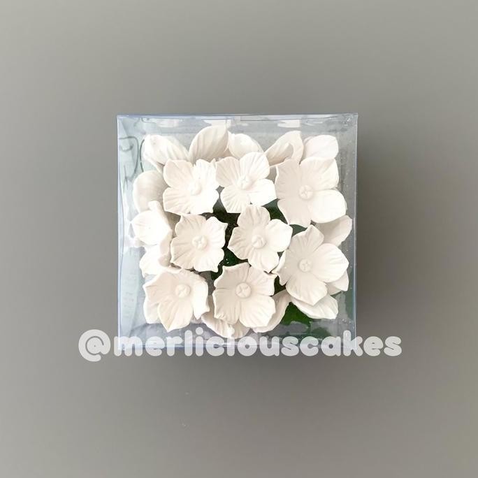 

Promo Hydrangea White Bunga Gumpaste Flower Cake Kue Topper COD