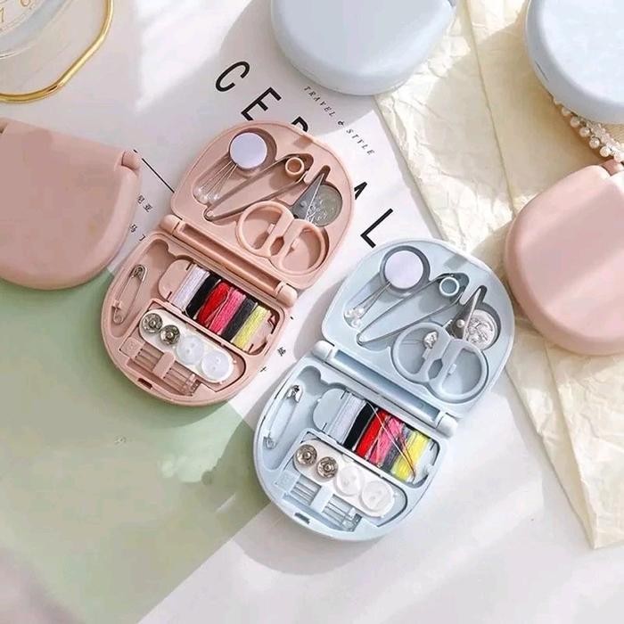 

Sewing Kit Set Alat Peralatan Menjahit Jarum Benang Gunting