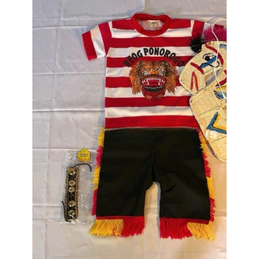 

Paket Hemat Setelan Reog + Jaran Kepang + Pecut + Klinting Kaki Set Jaranan Anak TK-SD