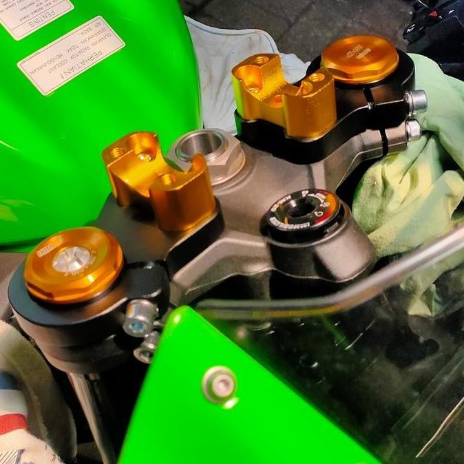 Raiser Stang Lebar Khusus Kawasaki ZX25R