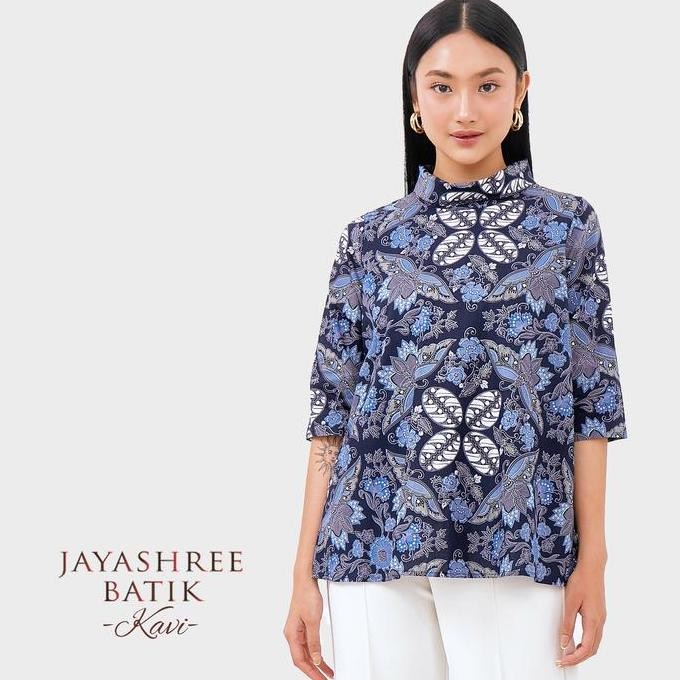 JAYASHREE - KAVI BLOUSE UNTUK WANITA DENGAN KERAH BULAT - BAJU ATASAN WANITA MOTIF BATIK WARNA BIRU 