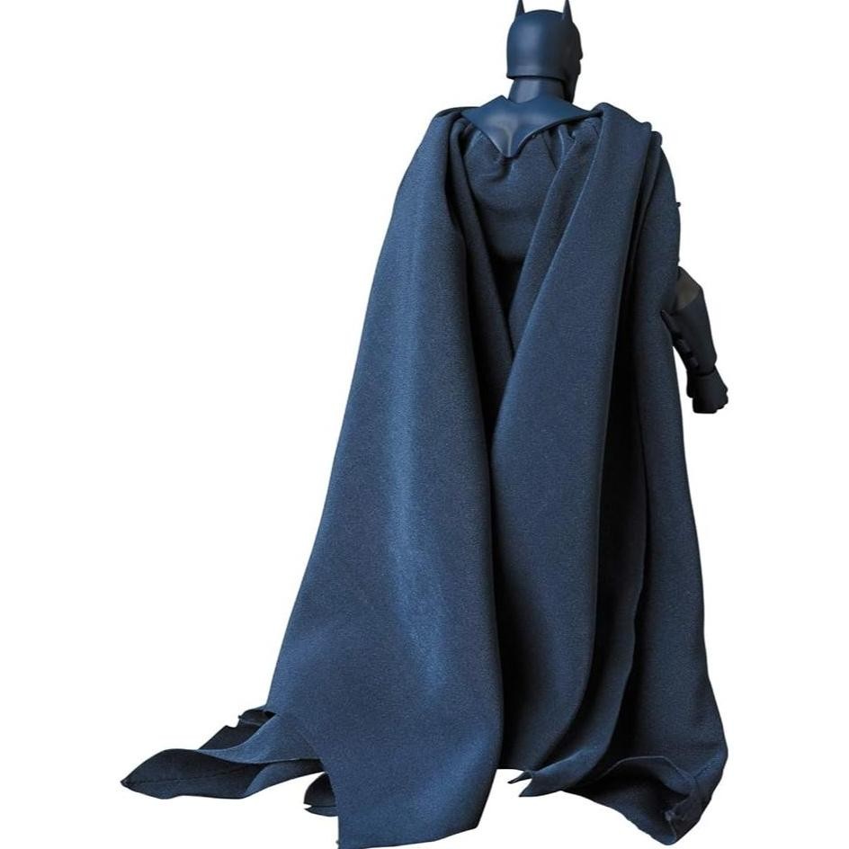 Mega Sale Medicom Dc Comics: Batman Hush Mafex Action Figure Medicom Dc Comics: Batman Hush Mafex Or