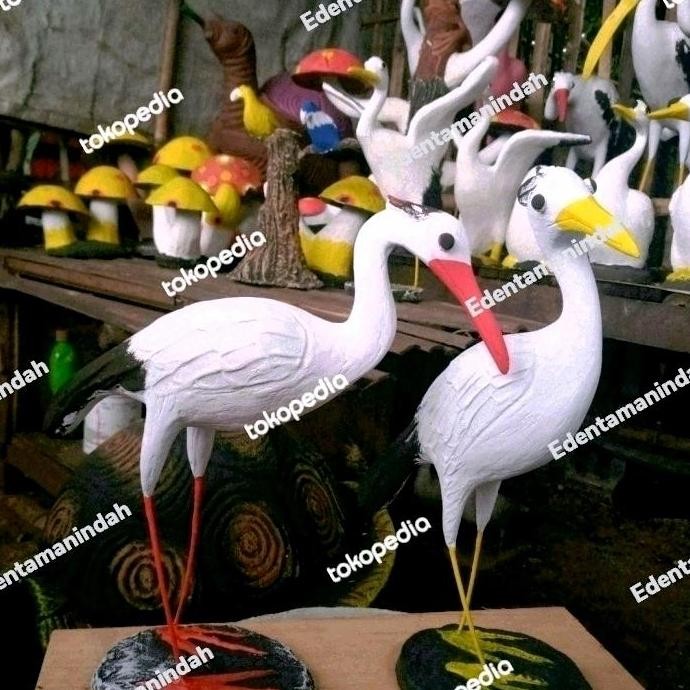 patung burung bangau taman LM