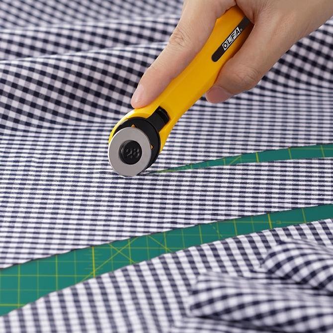 

Promo! Alat Gunting Kain 28Mm Rty-1/C Olfa Rotary Cutter Japan