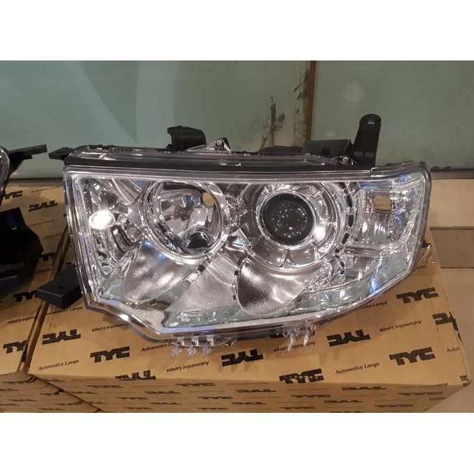 Headlamp Lampu Depan Mitsubishi Pajero Sport