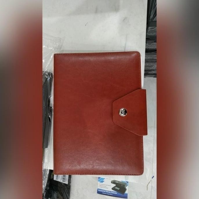 

Tersedia Ring Binder Kulit Ukuran B5 - Binder File Elegan & Tahan Lama