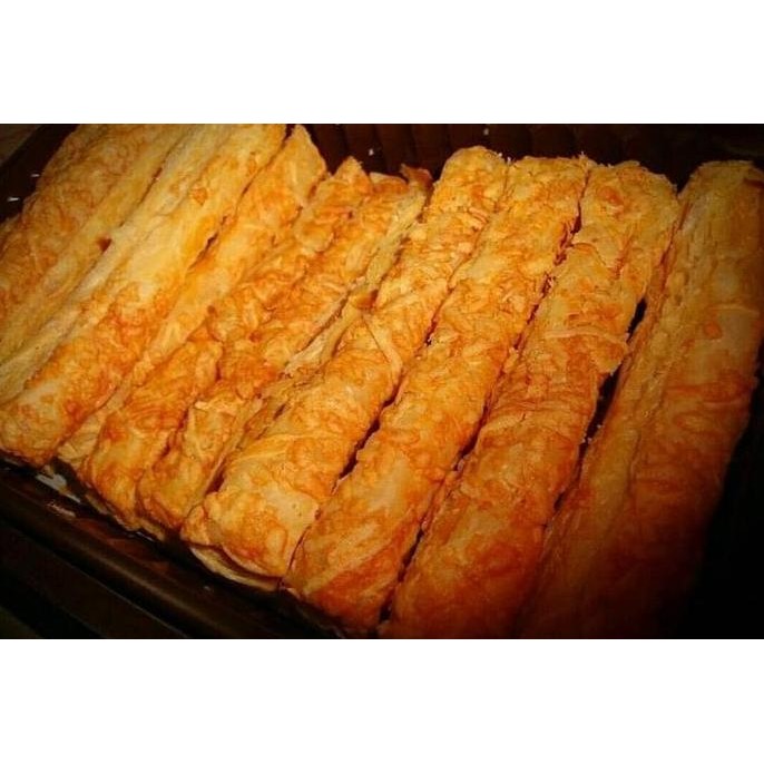 

Cheese Stick Kartika Sari Bandung Cemilan Keju Renyah Gurih Stok Terbatas