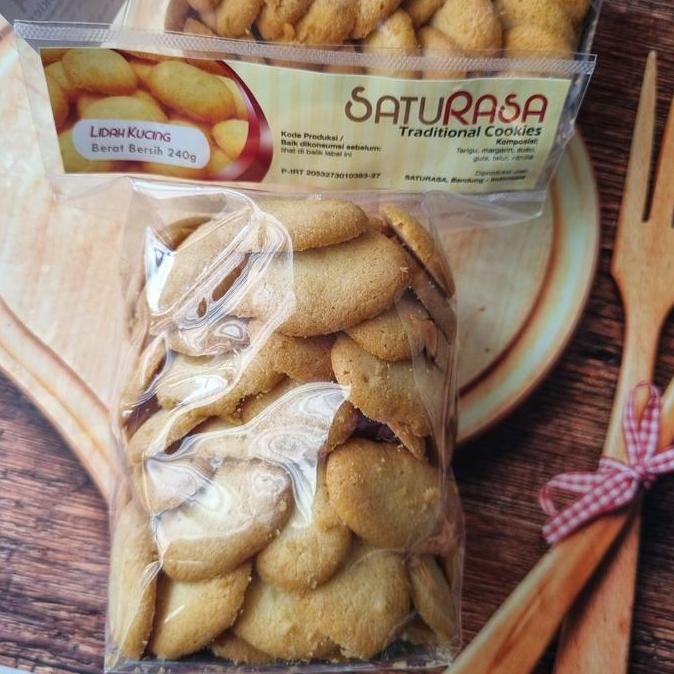 

Lidah Kucing Kue Kering Tradisional Bandung Stok Terbatas