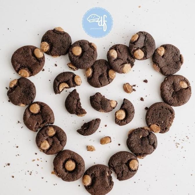 

Mini Dark Caramel Cookies Kukis Cokelat Lembut Karamel Lumer Stok Terbatas