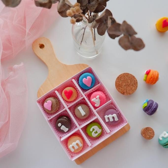 

Macaron Gift 9pcs - Kue Kering Cantik Stok Terbatas