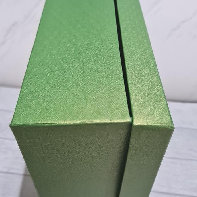 

Hard Box standard 30x30cm / kotak kue / hamper