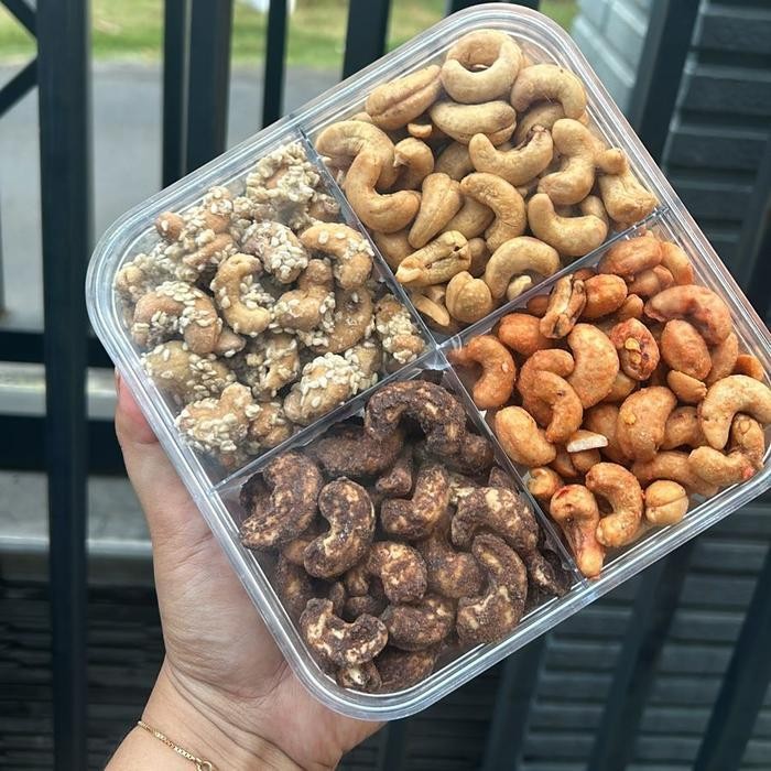 

FF KACANG METE MIX 4 VAIRAN RASA GORENG,WIJEN,PEDES MANIS,COKLAT Mede Toples Food Snacks Coklat Makanan Bawang Cemilan