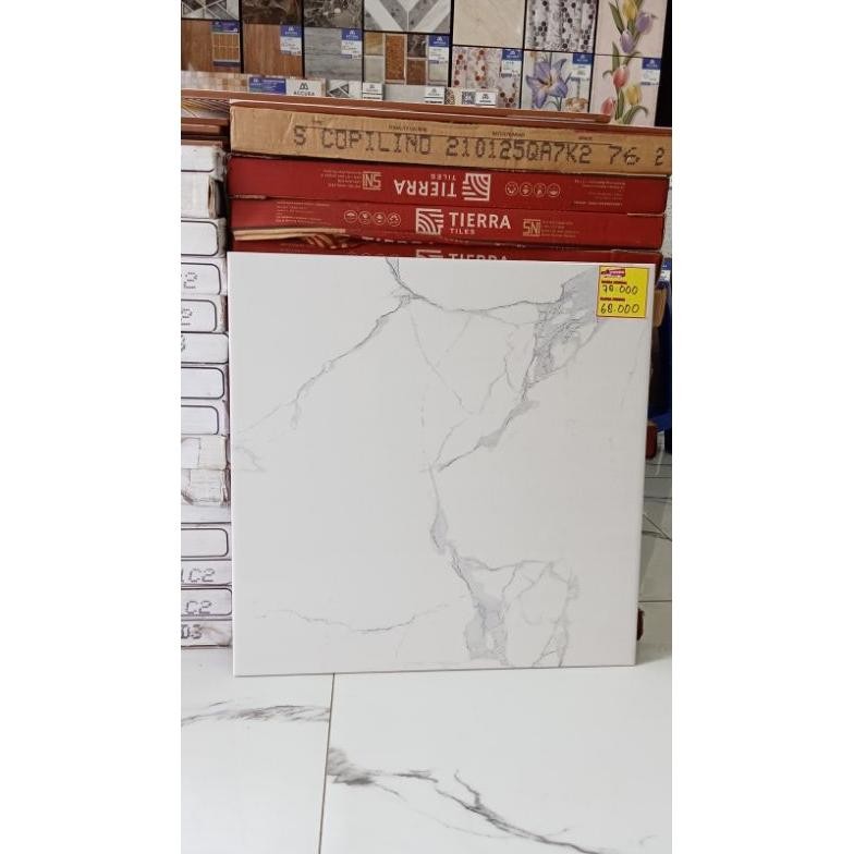 Keramik lantai Ruang Tamu Concord Calacata 50 x 50 aSt