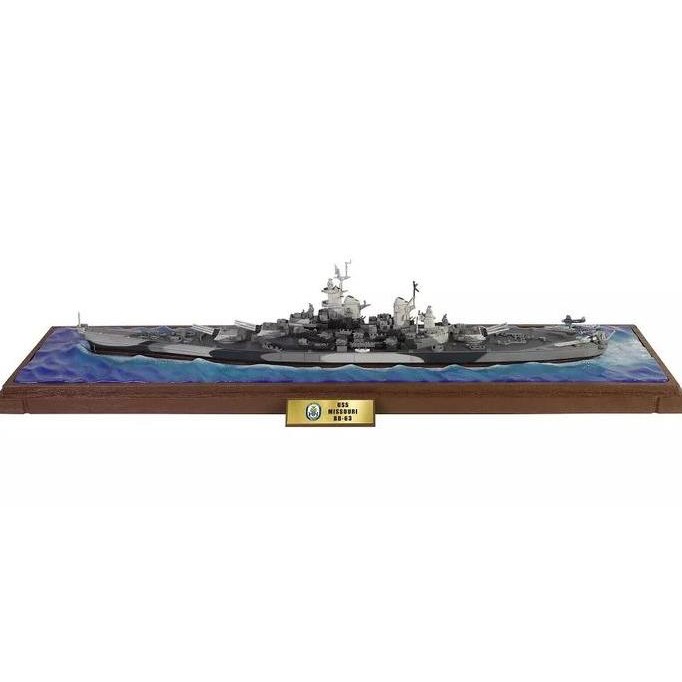Forces of Valor 1/700 Iowa Class Battleship, USS Missouri (BB-63), Waterline display version Meausre