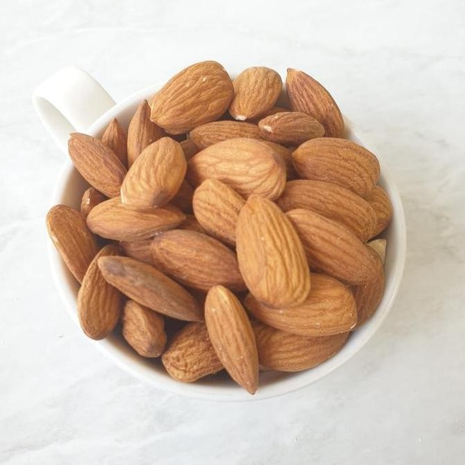 

Natural Kacang Almond Raw (1000 gr)