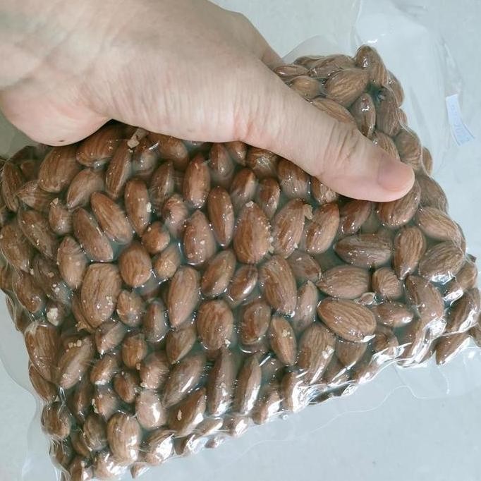 

Roasted Almond ( Kacang Almond Panggang ) 500 gr