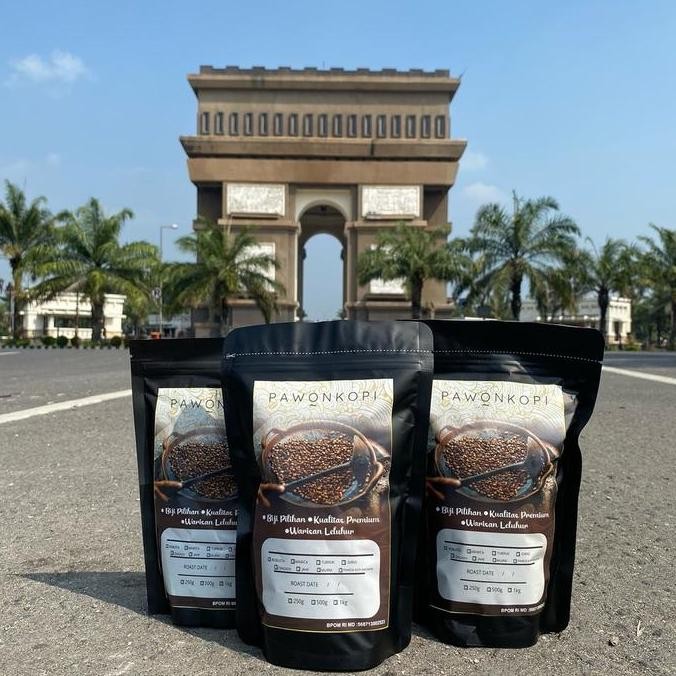 

Kopi Tubruk Pilihan 1kg - Pawon Kopi, Tersedia Kemasan Hitam & Putih - Robusta, Coffee kopi kkp sachet