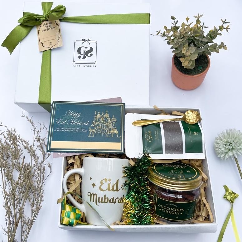 

Hampers Ramadhan 2025 / Hampers Idul Fitri 2025 / Black Tea / Chocolate Chip Cookies / Mug / Hampers Idul Fitri / Hampers Hard Box