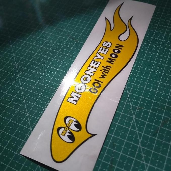 

ready STICKER MOONEYES FIRE