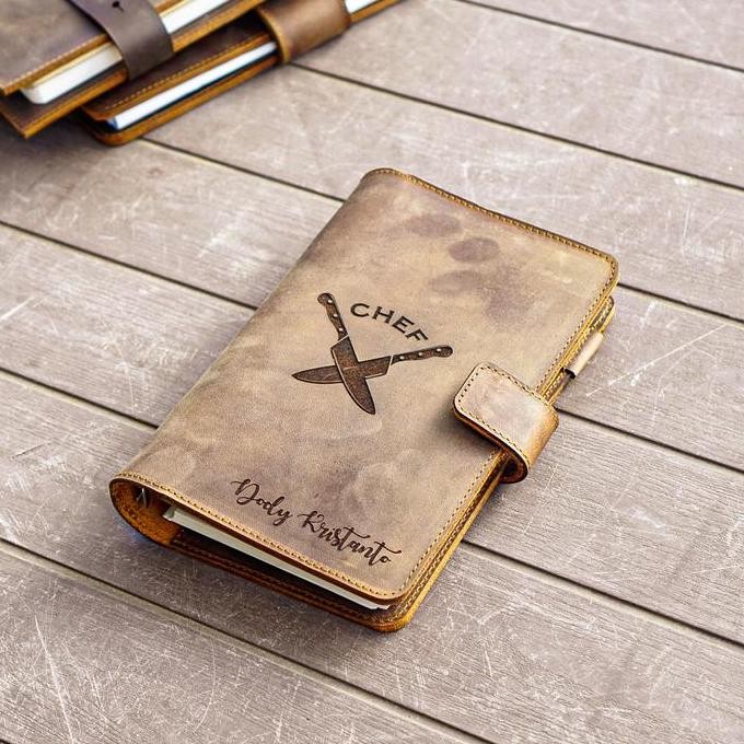 

Binder A6 Buku Agenda Cover Kulit - Paul Model V6 *Gratis Grafir* Co
