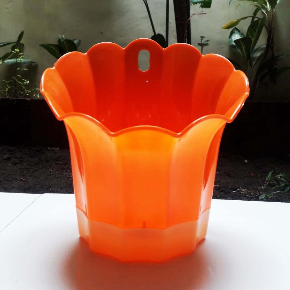 Pot Tempel Dinding Putih 18 Sunflower + Tatakan/ Pot Bunga Dinding/ Pot Tempel Warna Trending