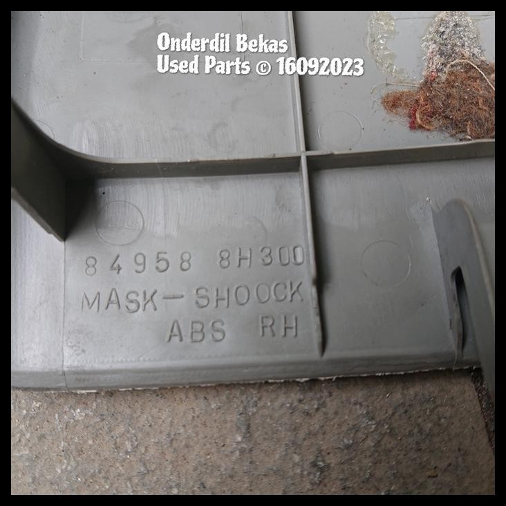 GRATIS ONGKIR INTERIOR TRIM COVER SHOCK BELAKANG KANAN NISSAN XTRAIL T30 TAHUN 2005 