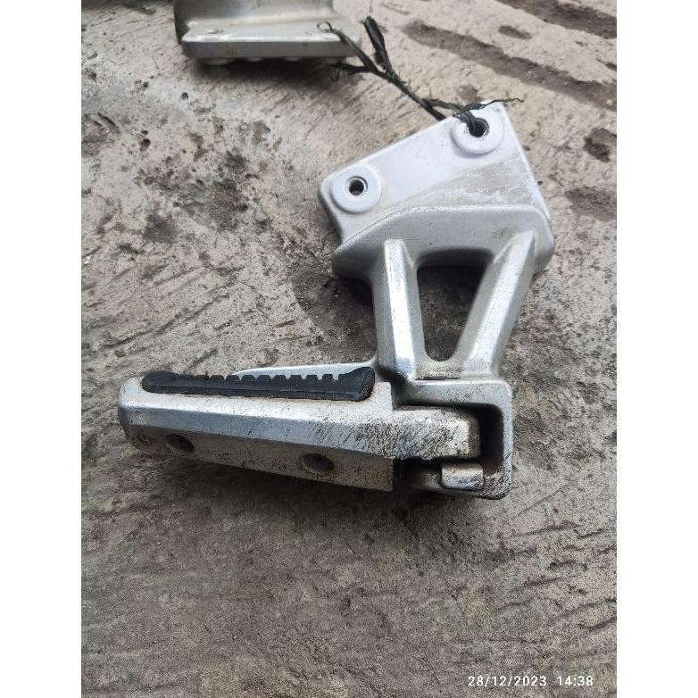 GH foot step footstep bustep belakang kanan kiri suzuki skywave pnp hayate original asli ori second