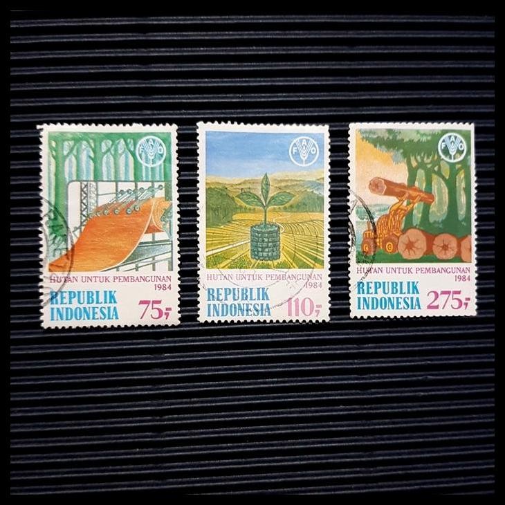 

BEST DEAL PRANGKO INDONESIA. HUTAN UNTUK PEMBANGUNAN. SET LENGKAP (3V) USED