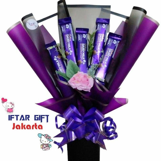 

Bucket Coklat + Bunga / Hadiah tahun Baru / Ultah / Buket bunga