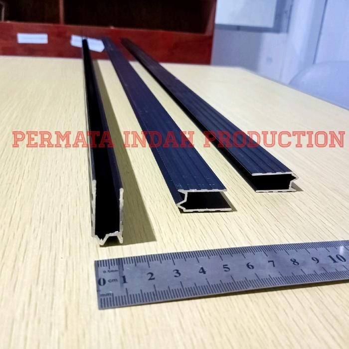 LIST ALUMINIUM M HITAM 150 CM LIST U/M LIST ALUMINIUM PROFIL LIST BOX LIST HARDCASE FLIGHTCASE #LIST